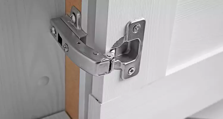 Shower Door Hinge Replacement in Maitland, FL