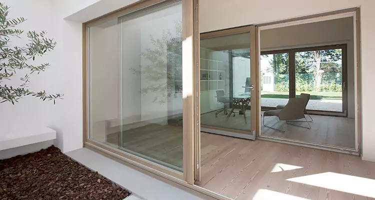 Sliding Screen Door Bottom Track Replacement in Maitland, FL